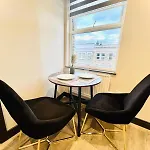 London 72 City Center Studio Top Location I
